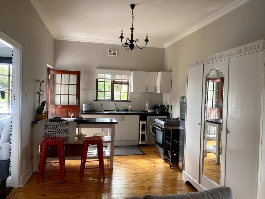 Milner Cottage: Digital Nomad Oasis Apartment Cape Town