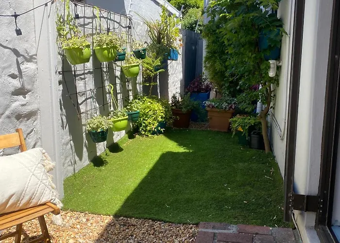 Milner Cottage: Digital Nomad Oasis