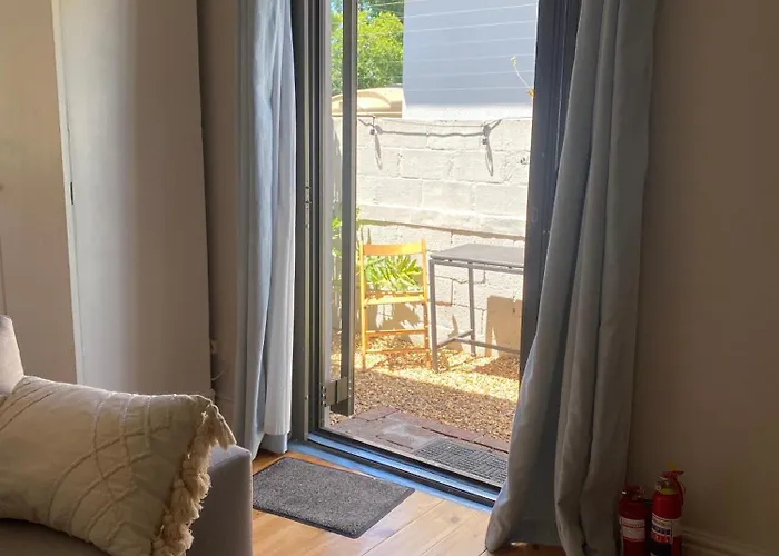 Milner Cottage: Digital Nomad Oasis